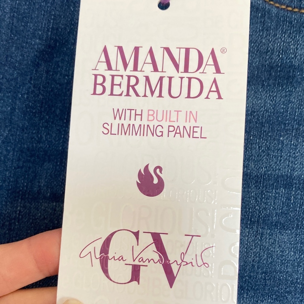 Gloria Vanderbilt Amanda Bermuda with built in slimming panel with stretch 18 - Picture 5 of 17